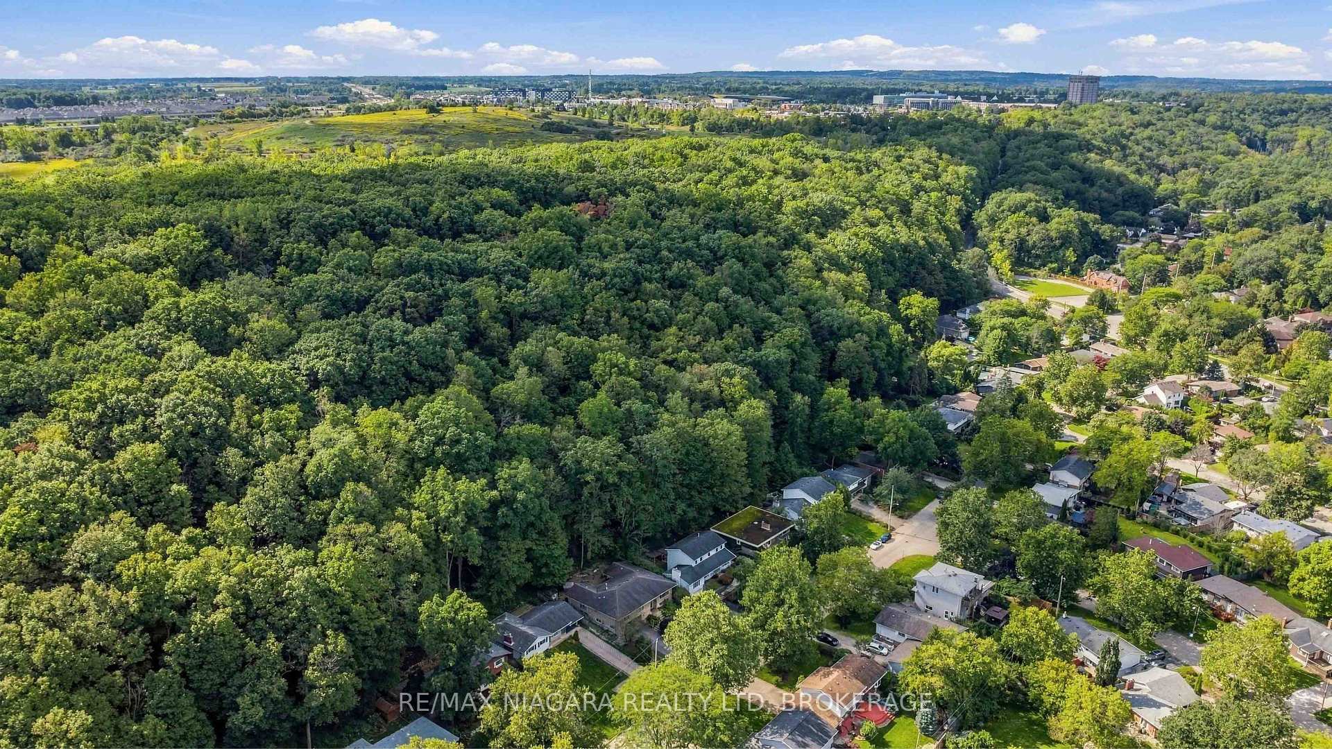 Photo 34 of 150 Woodside Drive, St. Catharines, Glendale/Glenridge — HOMEH