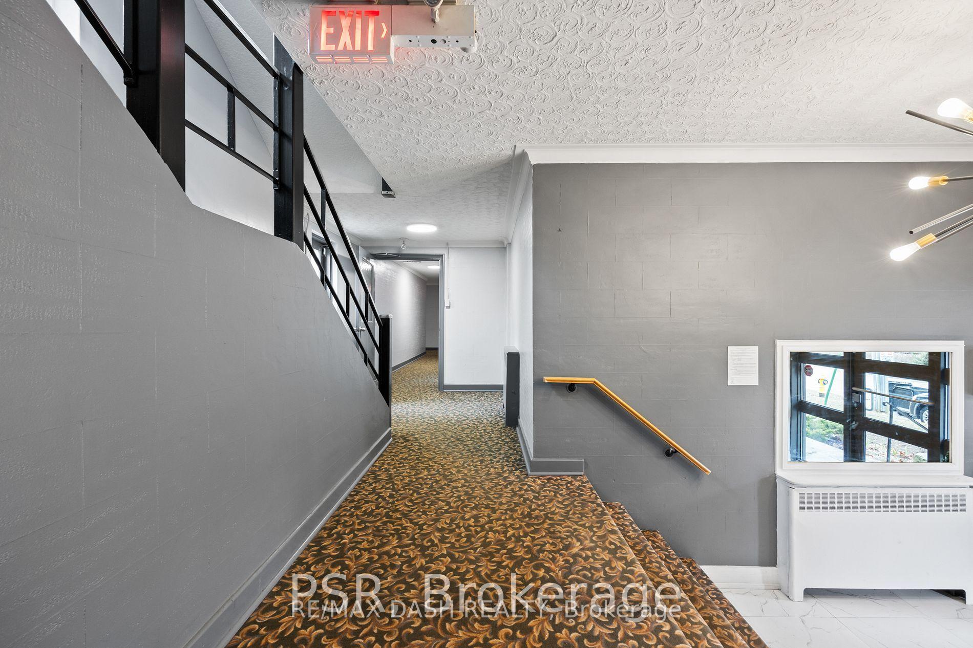 Photo 3 of Unit 06, 69 Old Mill Terrace, Etobicoke, Stonegate-Queensway — HOMEH