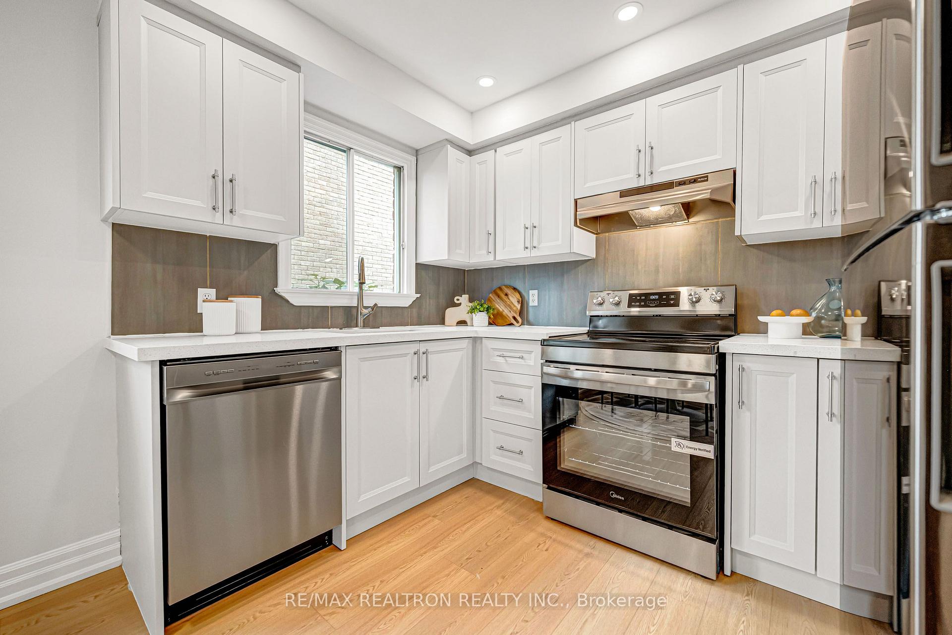 Photo 19 of 6 Woolen Mill Rd, Markham, Raymerville — HOMEH