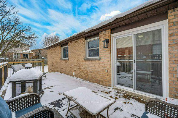 Photo 31 of 887 Lavis Court, Oshawa, Pinecrest — HOMEH