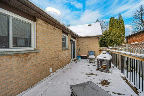 Photo 32 of 887 Lavis Court, Oshawa, Pinecrest — HOMEH