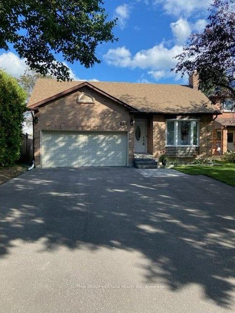 Photo 2 of 887 Lavis Court, Oshawa, Pinecrest — HOMEH