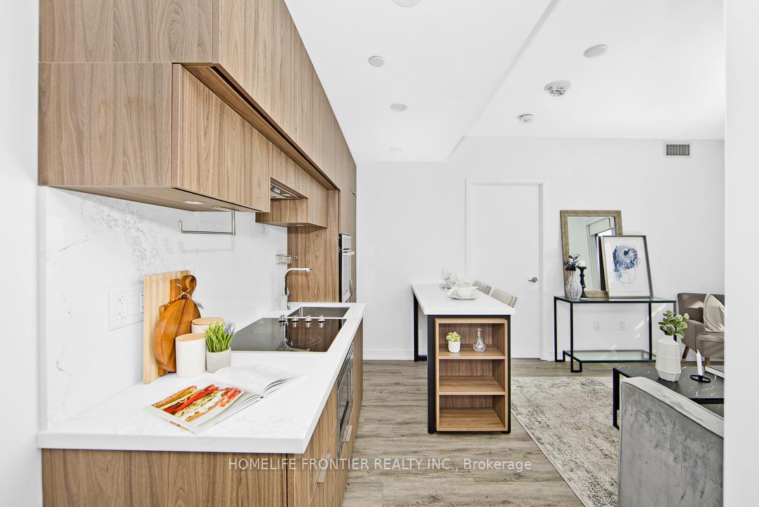 Photo 12 of Unit 704, 39 Roehampton Avenue, Toronto, Mount Pleasant West — HOMEH
