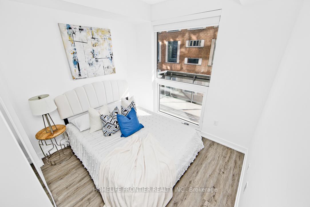Photo 13 of Unit 704, 39 Roehampton Avenue, Toronto, Mount Pleasant West — HOMEH