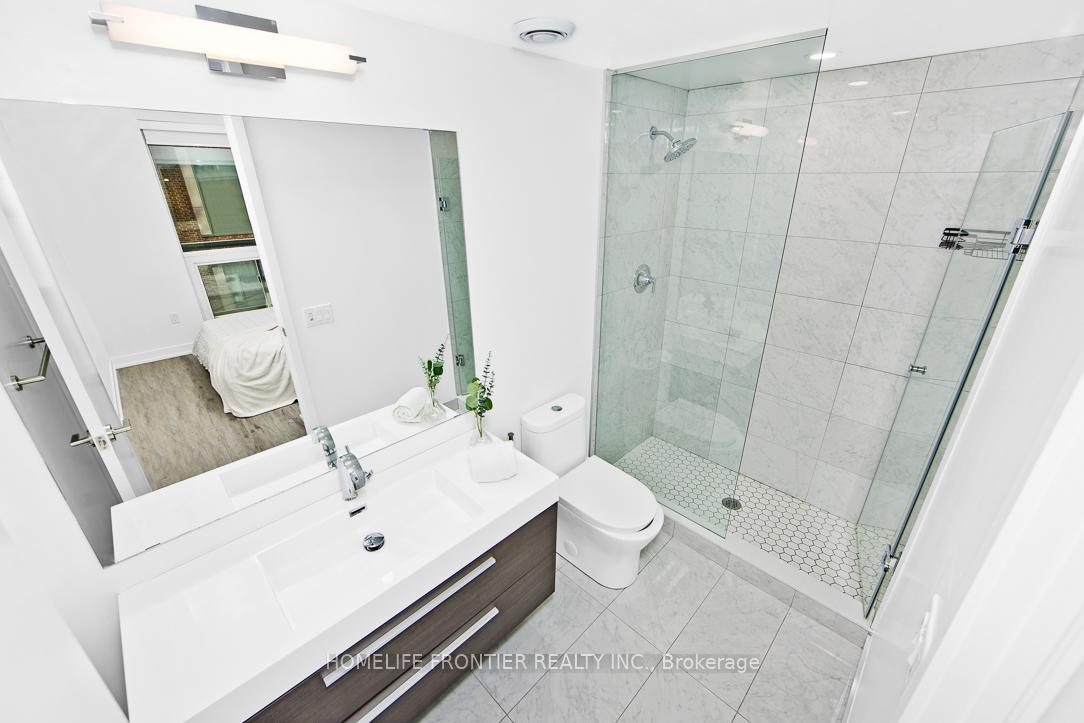 Photo 15 of Unit 704, 39 Roehampton Avenue, Toronto, Mount Pleasant West — HOMEH