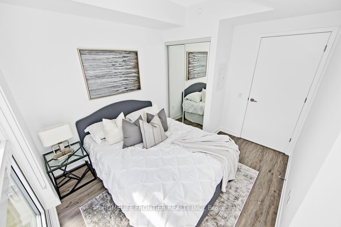 Photo 17 of Unit 704, 39 Roehampton Avenue, Toronto, Mount Pleasant West — HOMEH
