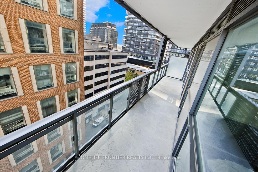 Photo 7 of Unit 704, 39 Roehampton Avenue, Toronto, Mount Pleasant West — HOMEH