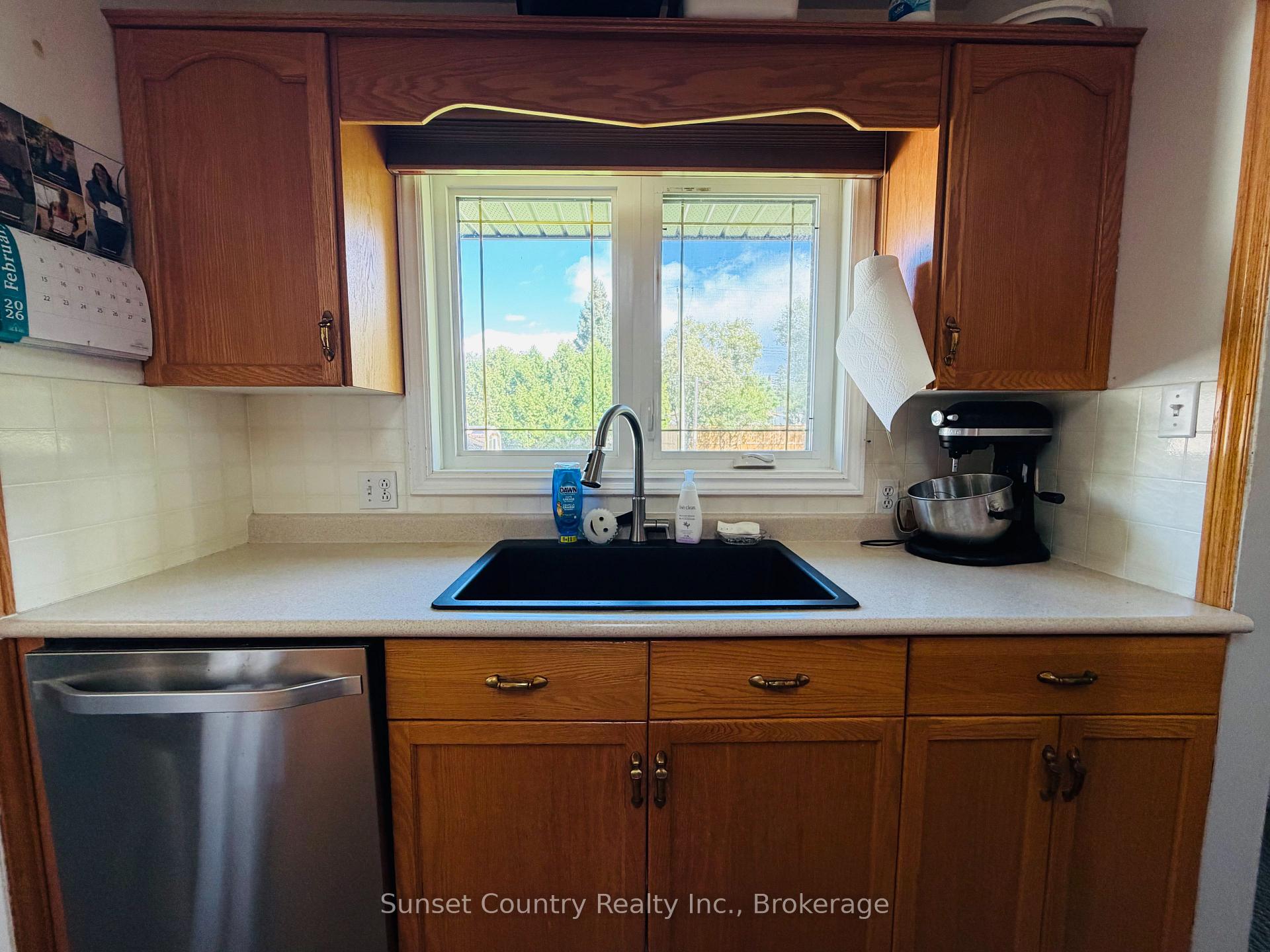 Photo 11 of 68 Dingwall Parkway, Dryden, Milestone — HOMEH