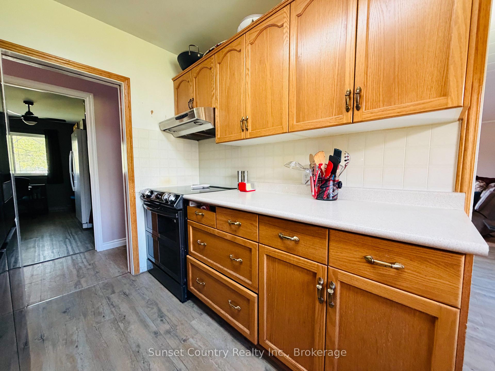 Photo 12 of 68 Dingwall Parkway, Dryden, Milestone — HOMEH