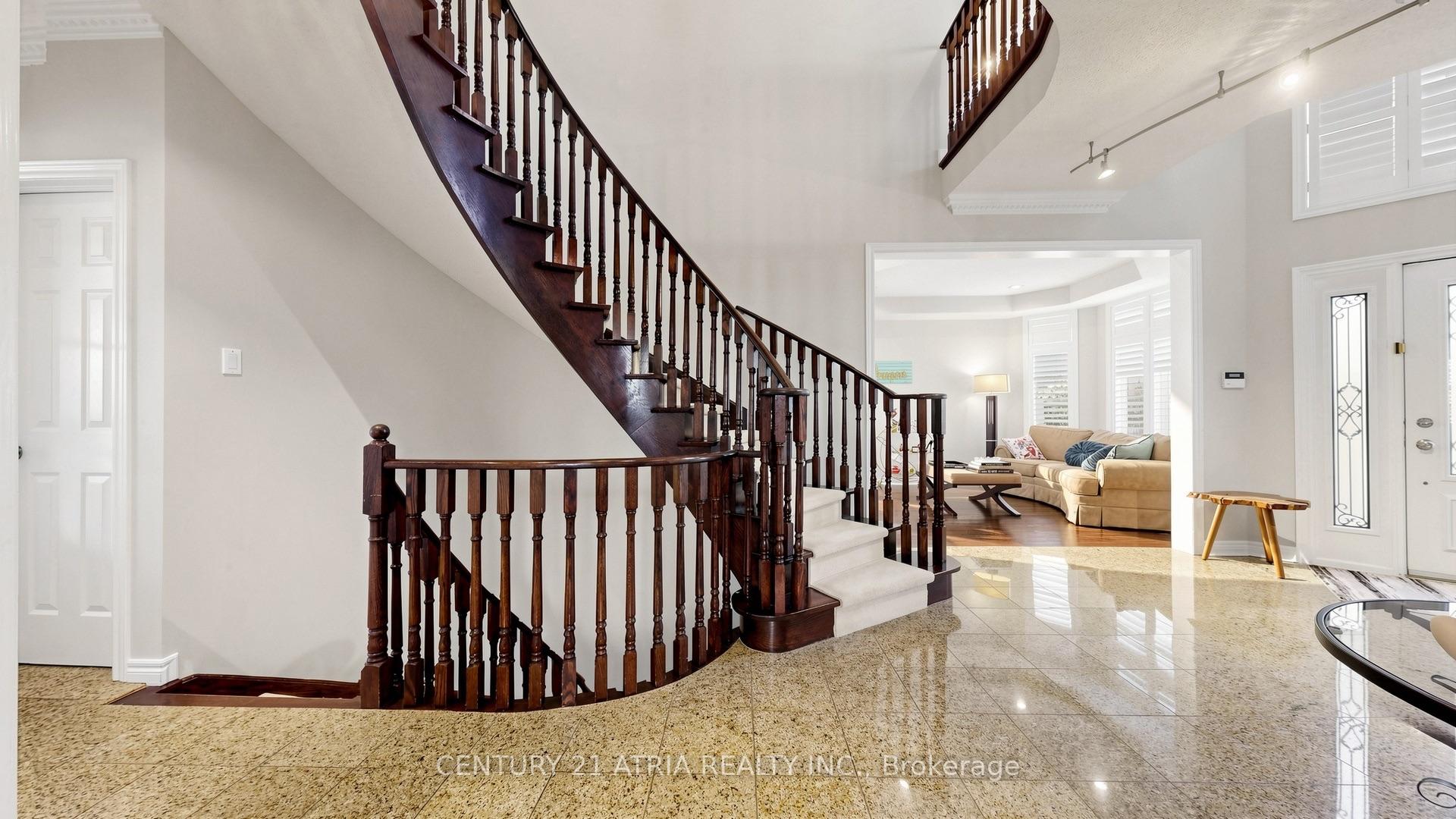 Photo 6 of 64 Alpine Crescent, Richmond Hill, Rouge Woods — HOMEH