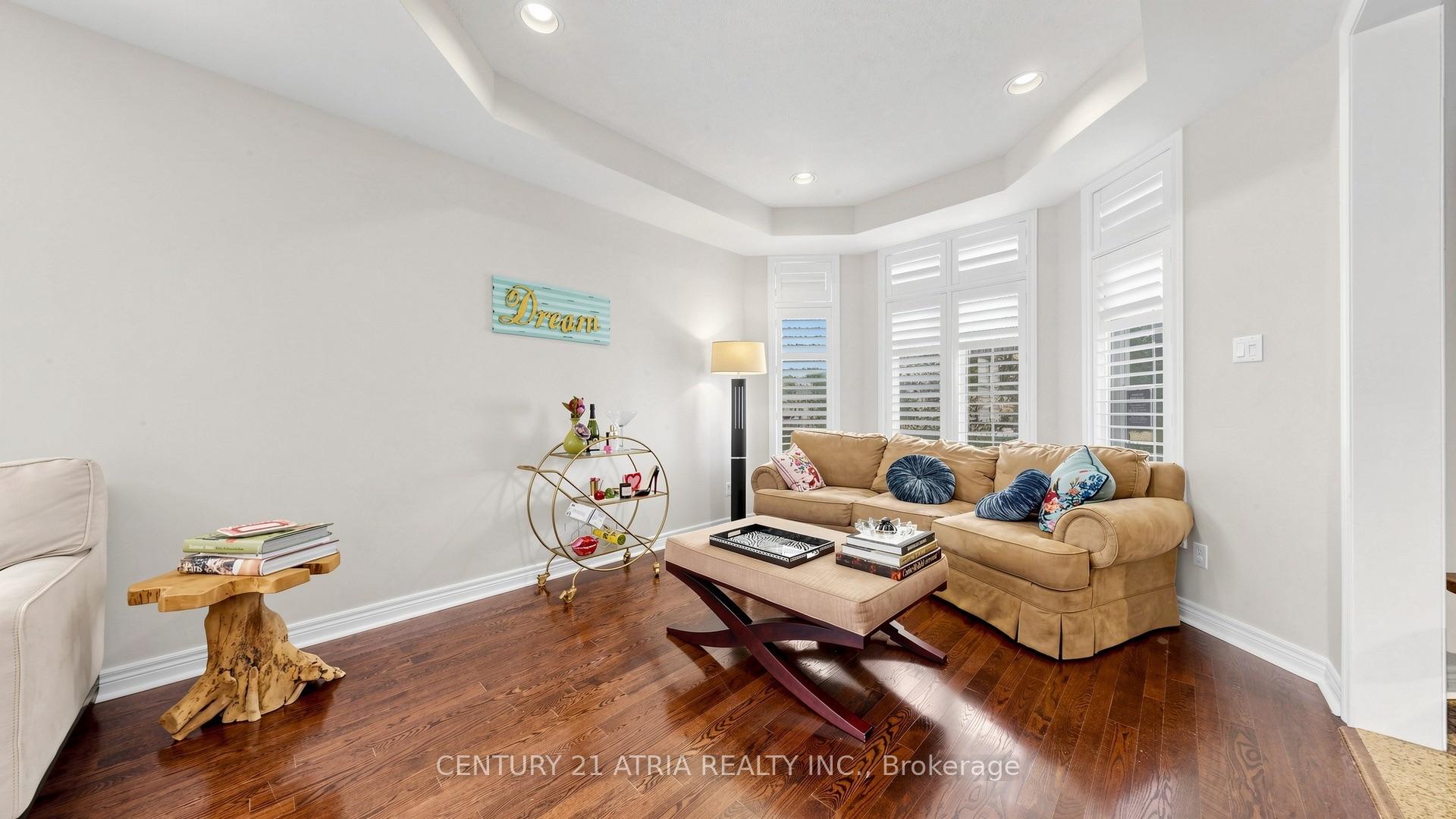 Photo 8 of 64 Alpine Crescent, Richmond Hill, Rouge Woods — HOMEH