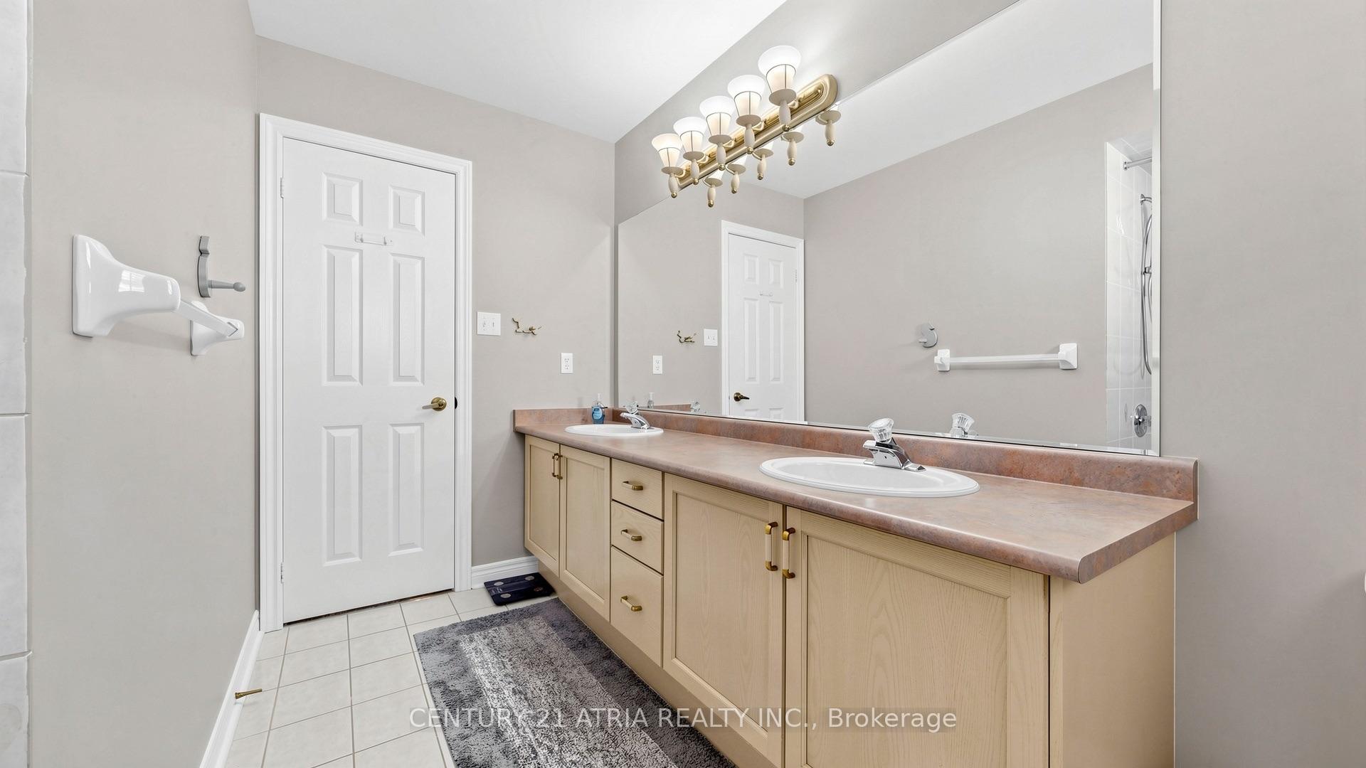 Photo 30 of 64 Alpine Crescent, Richmond Hill, Rouge Woods — HOMEH