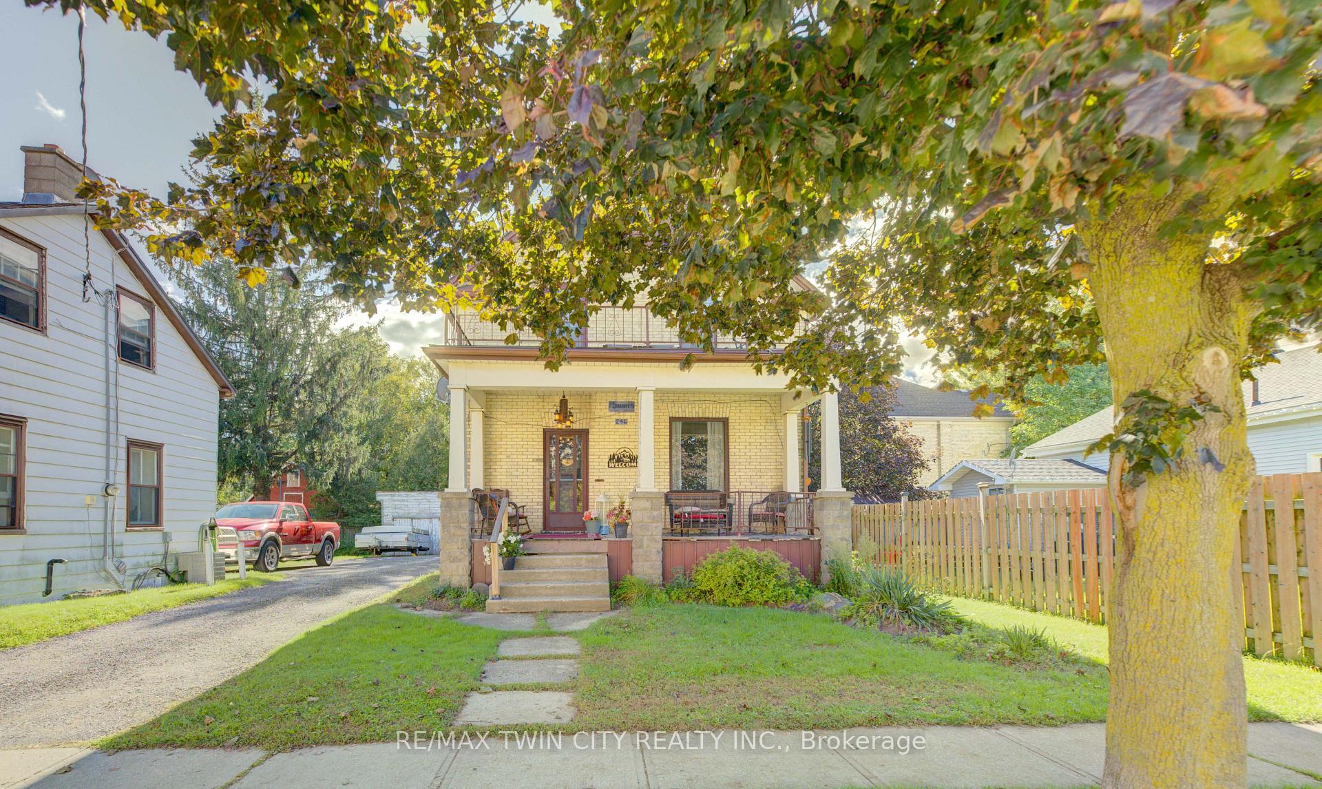 Photo 2 of 246 Jacob Street, Wilmot, New Hamburg — HOMEH