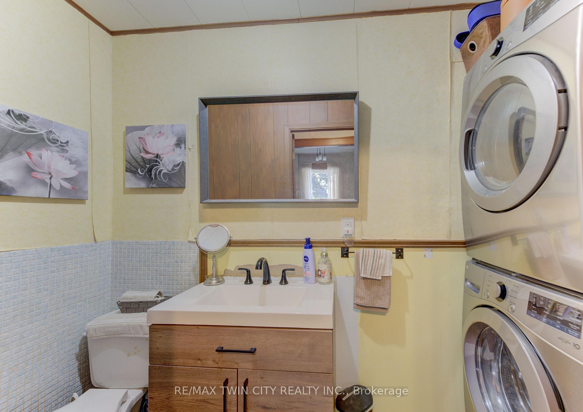 Photo 13 of 246 Jacob Street, Wilmot, New Hamburg — HOMEH