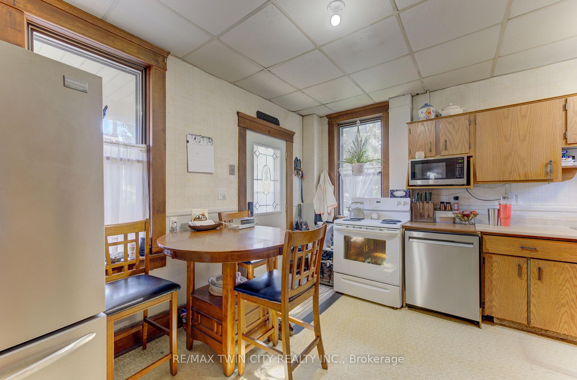 Photo 16 of 246 Jacob Street, Wilmot, New Hamburg — HOMEH