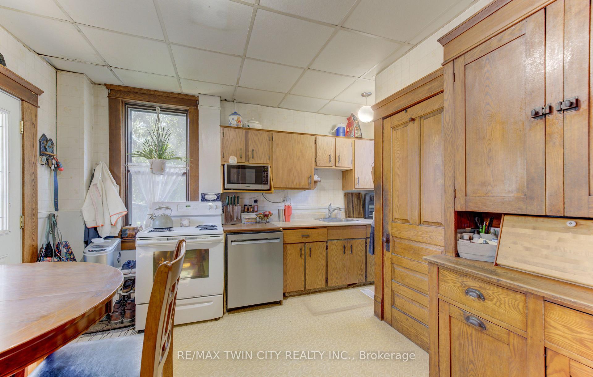 Photo 17 of 246 Jacob Street, Wilmot, New Hamburg — HOMEH