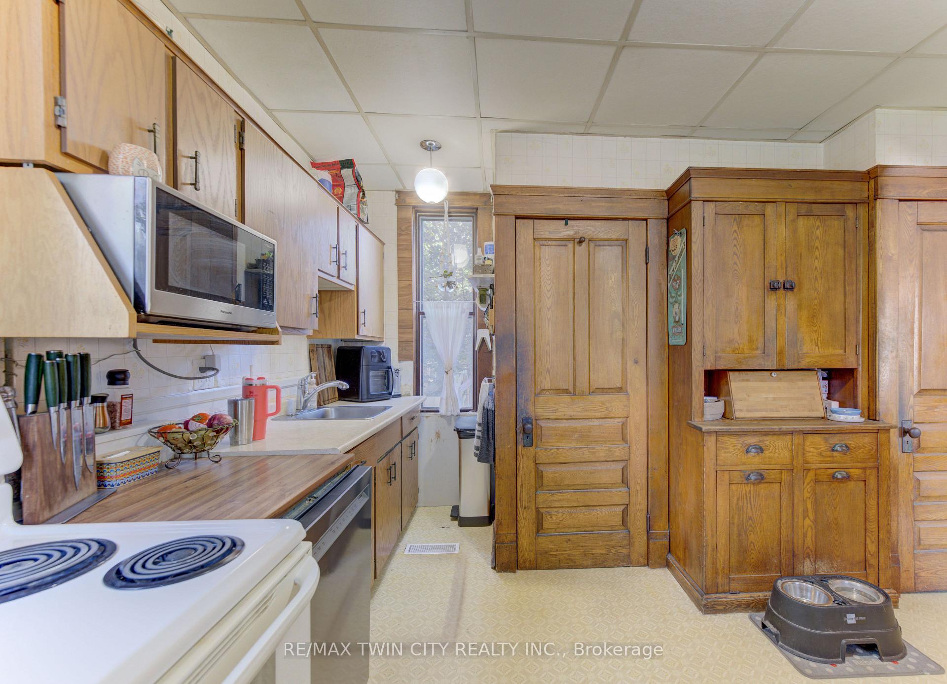 Photo 18 of 246 Jacob Street, Wilmot, New Hamburg — HOMEH