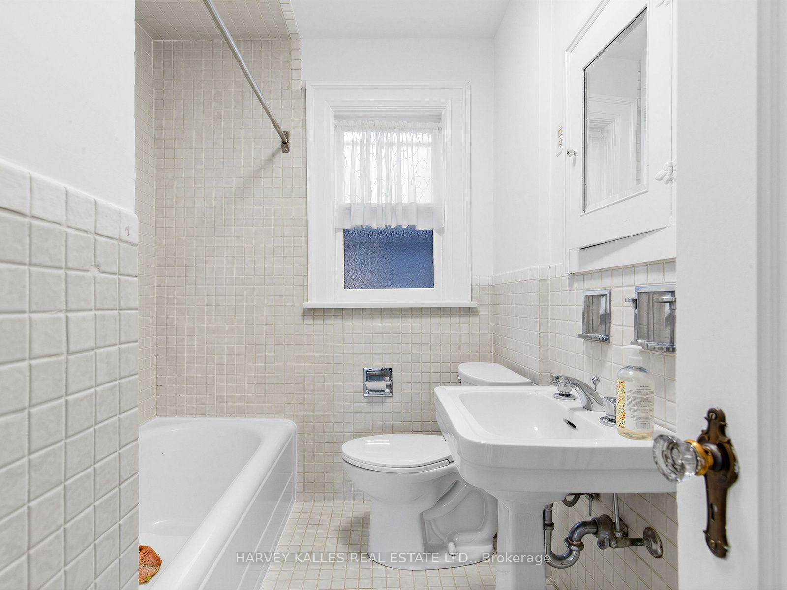 Photo 19 of 1100 Avenue Road, Toronto, Lawrence Park South — HOMEH