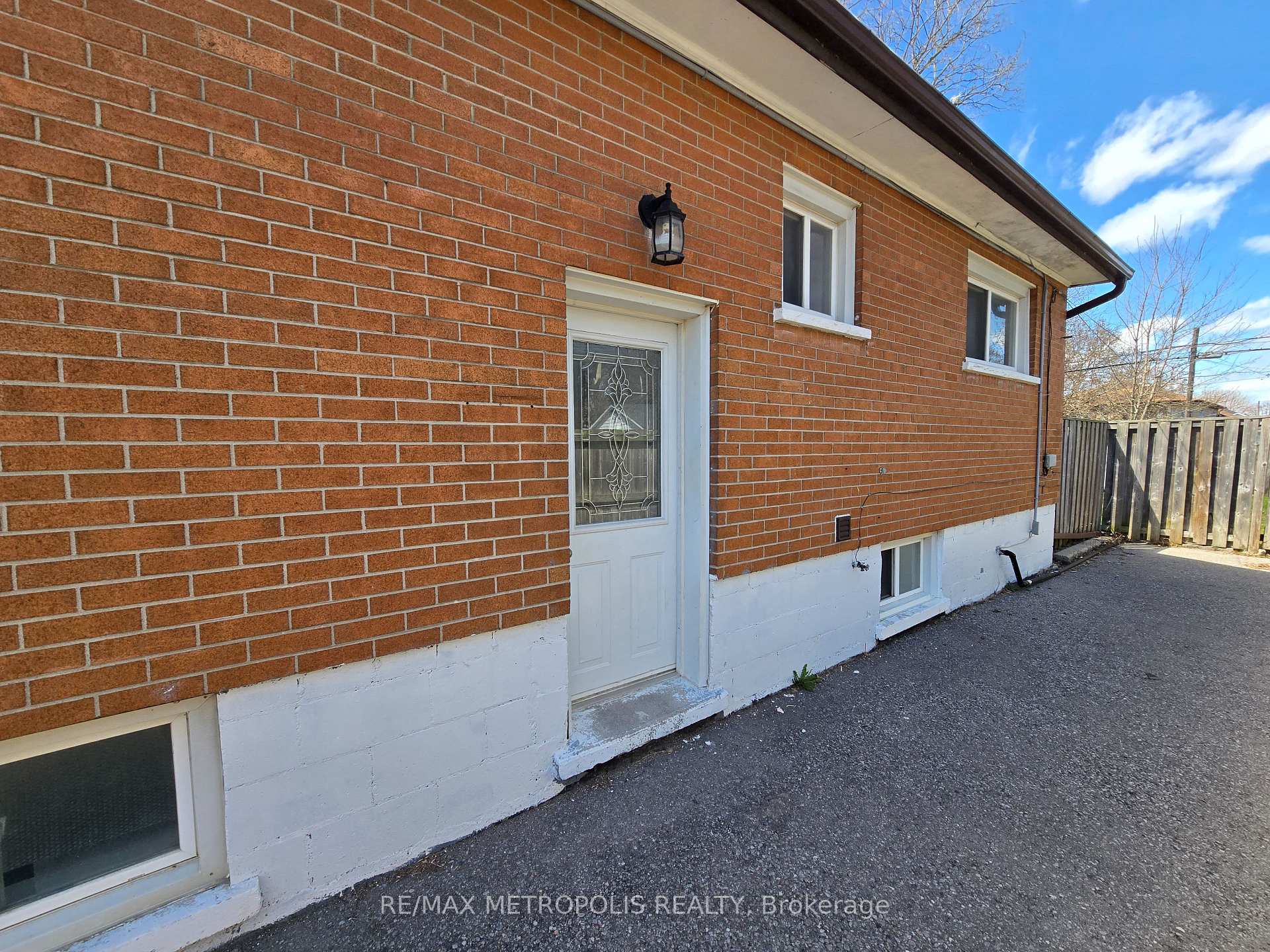 Front of Unit BSMT, 238 Toronto Avenue