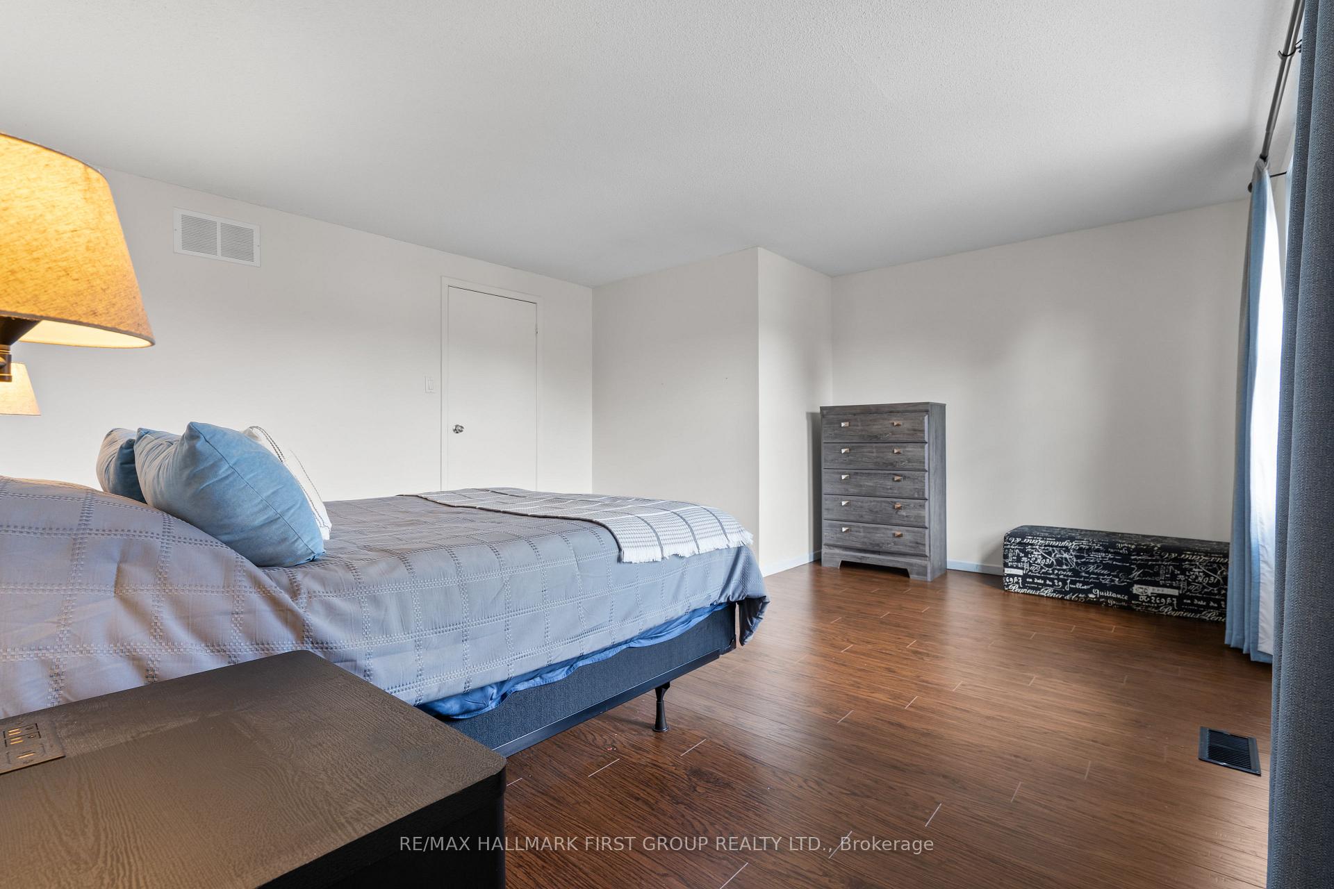 Photo 15 of 124 Humphrey Drive, Ajax, South West — HOMEH