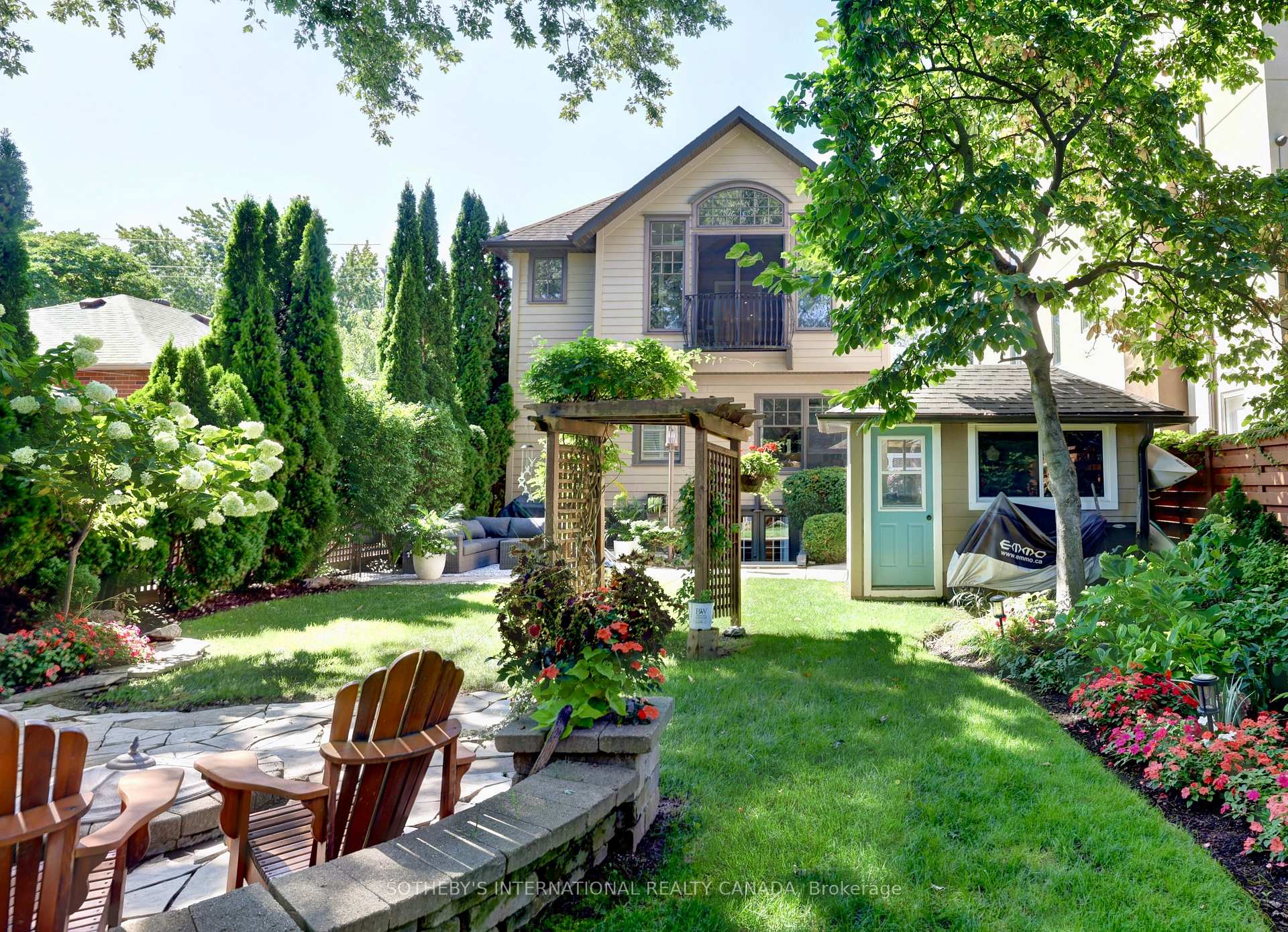 Front of 31 Maple Avenue N