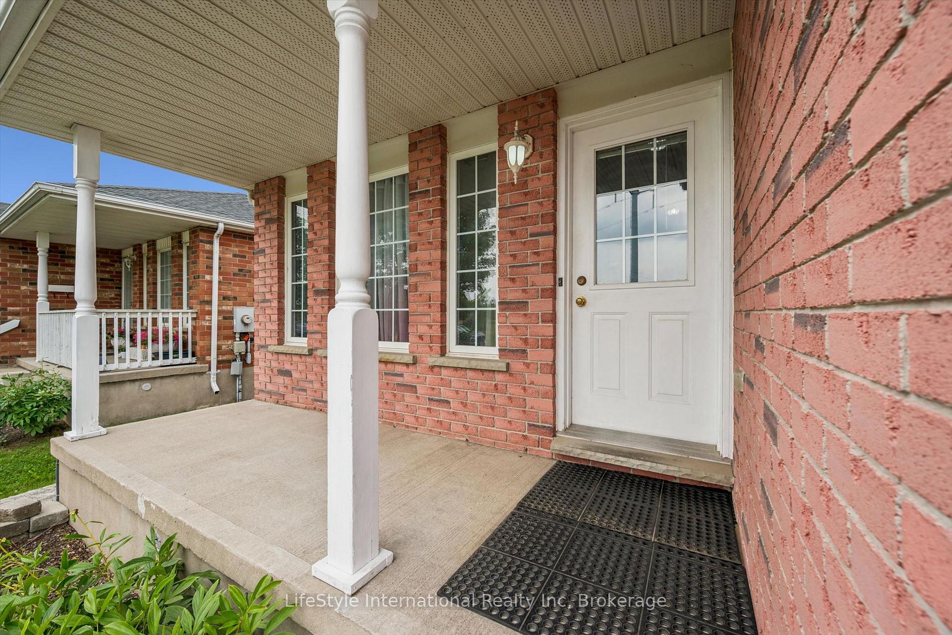 Photo 4 of 193 Deerpath Drive, Guelph, Willow West/Sugarbush/West Acres — HOMEH