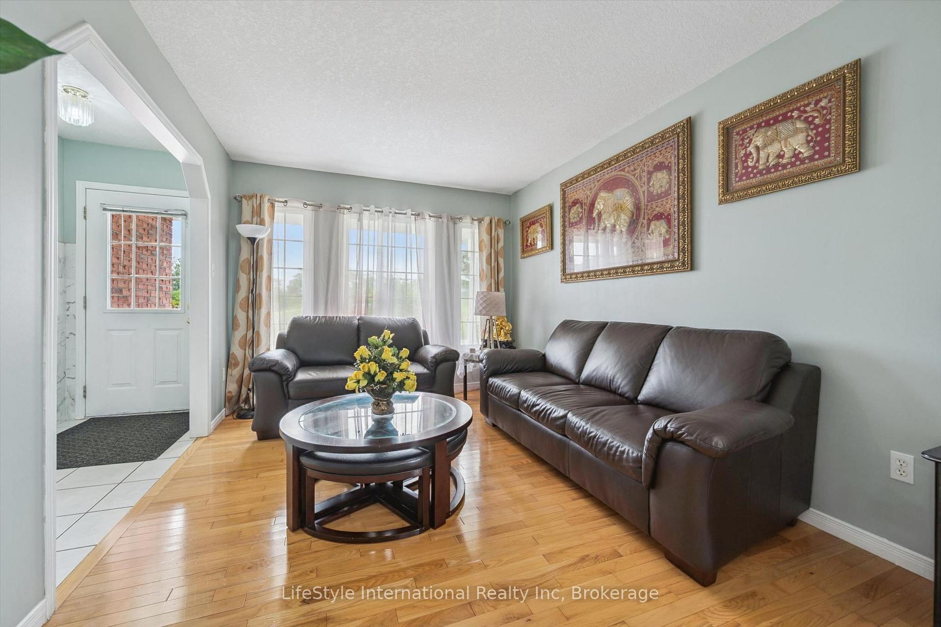 Photo 7 of 193 Deerpath Drive, Guelph, Willow West/Sugarbush/West Acres — HOMEH