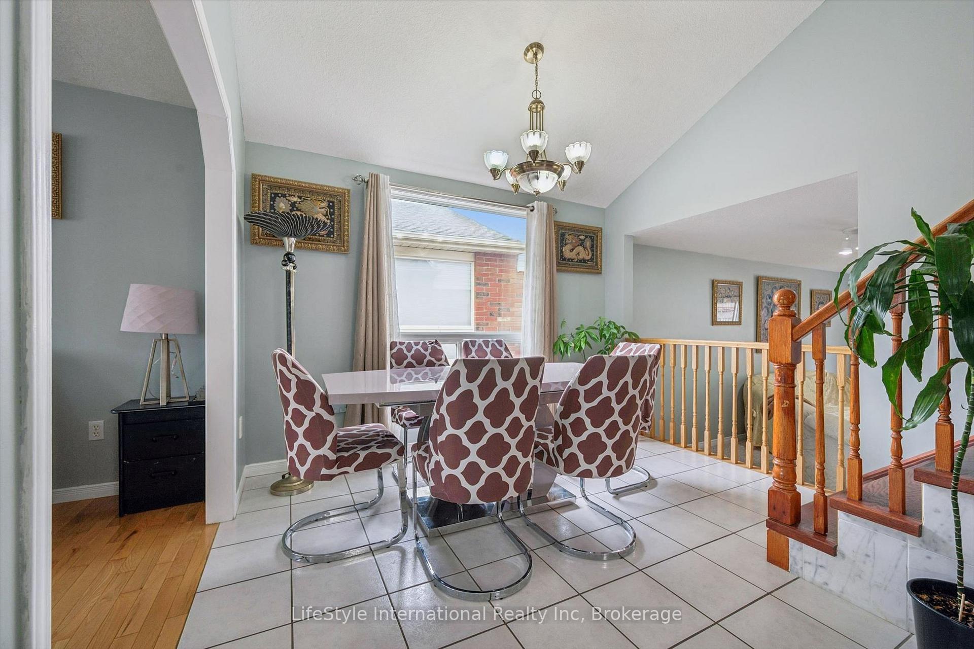 Photo 10 of 193 Deerpath Drive, Guelph, Willow West/Sugarbush/West Acres — HOMEH