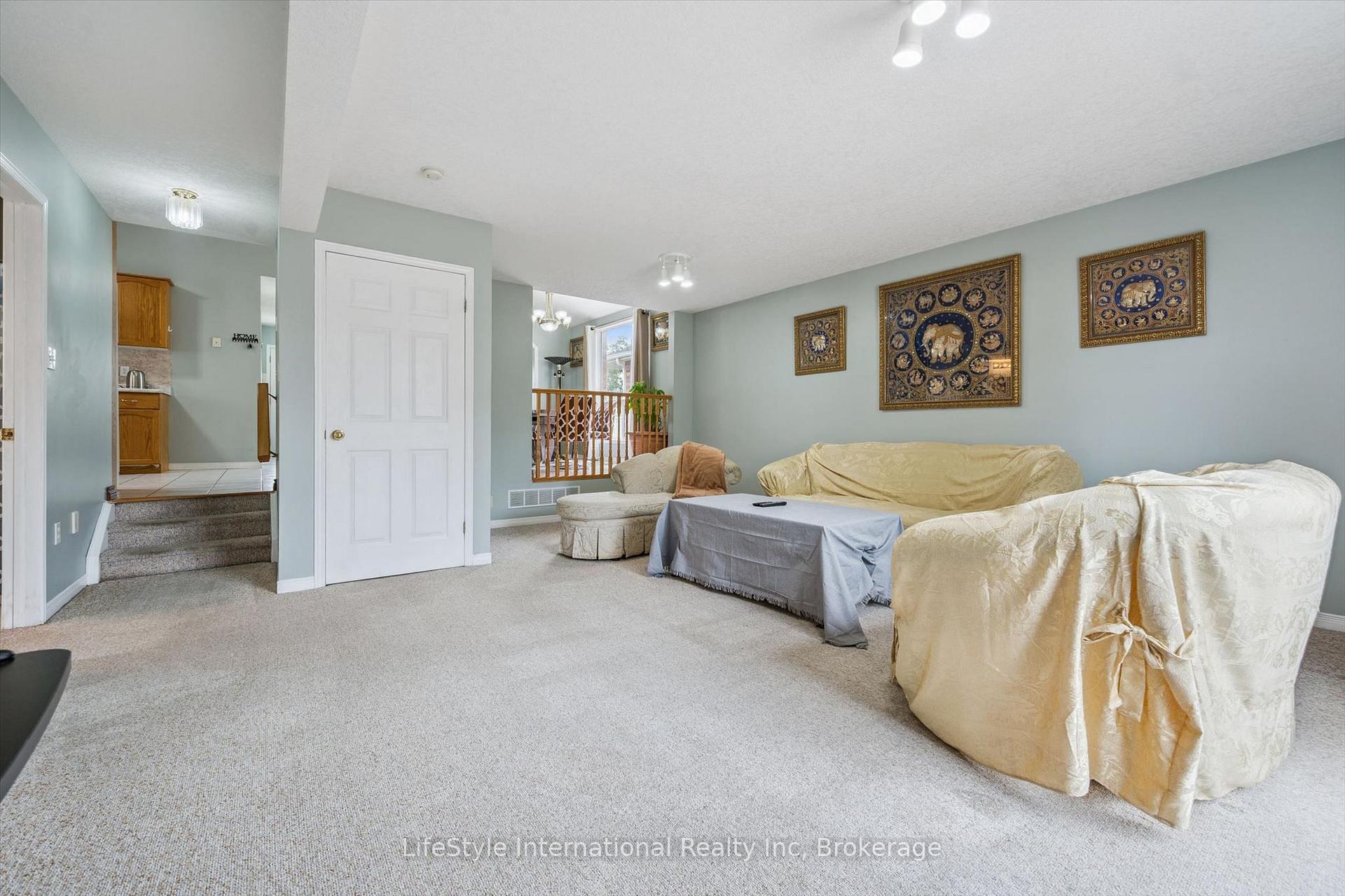 Photo 17 of 193 Deerpath Drive, Guelph, Willow West/Sugarbush/West Acres — HOMEH