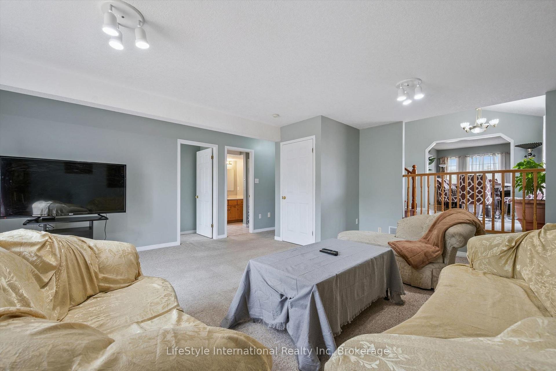 Photo 20 of 193 Deerpath Drive, Guelph, Willow West/Sugarbush/West Acres — HOMEH