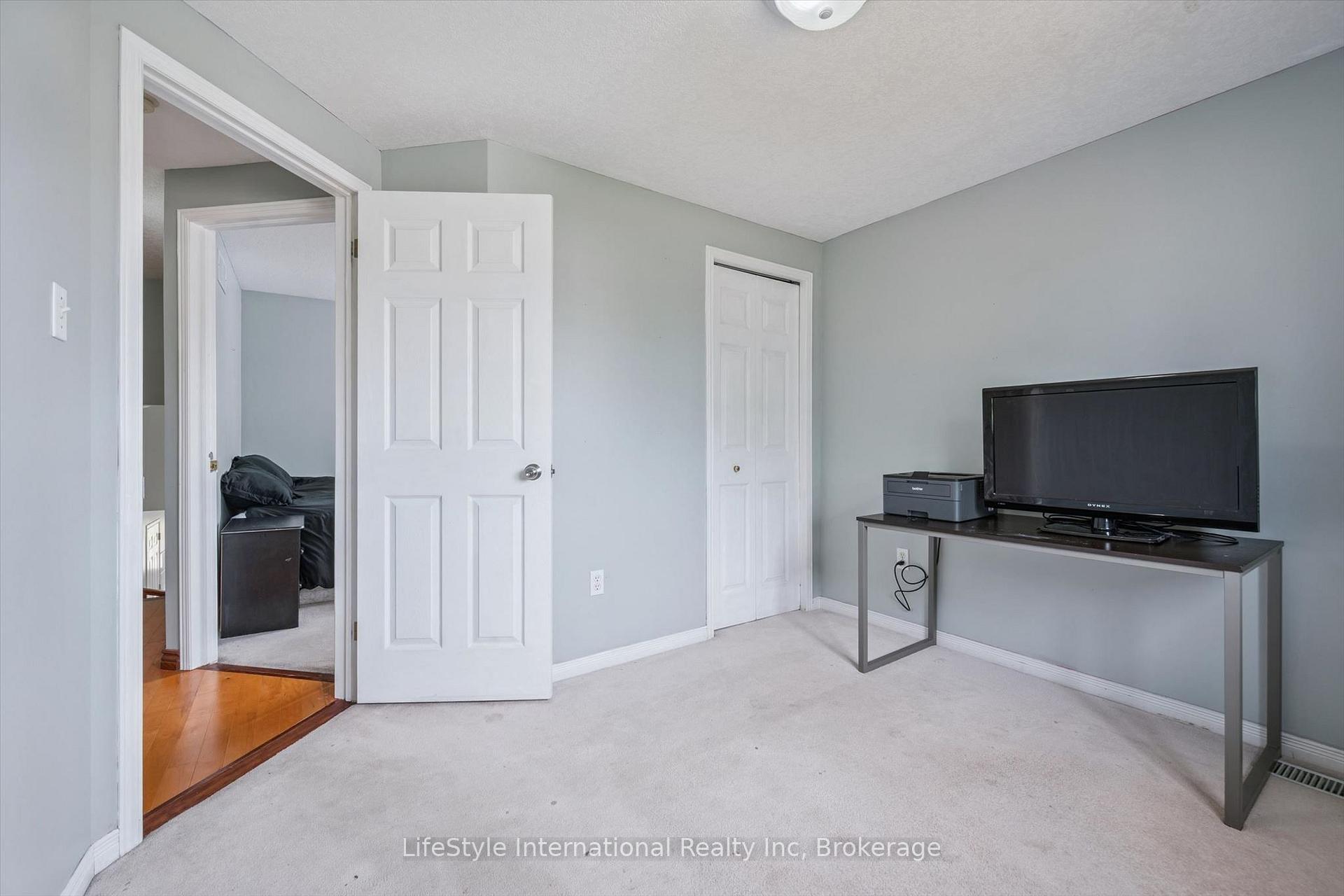 Photo 24 of 193 Deerpath Drive, Guelph, Willow West/Sugarbush/West Acres — HOMEH