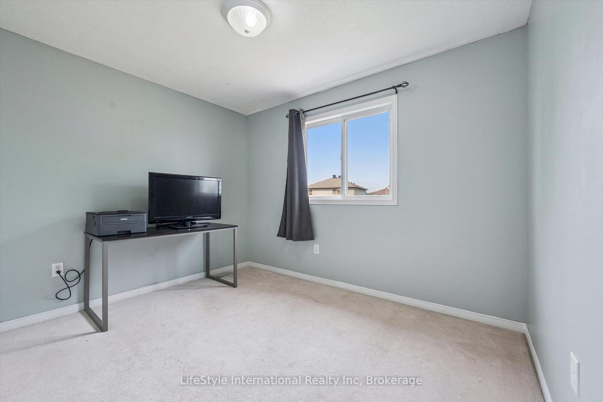 Photo 25 of 193 Deerpath Drive, Guelph, Willow West/Sugarbush/West Acres — HOMEH
