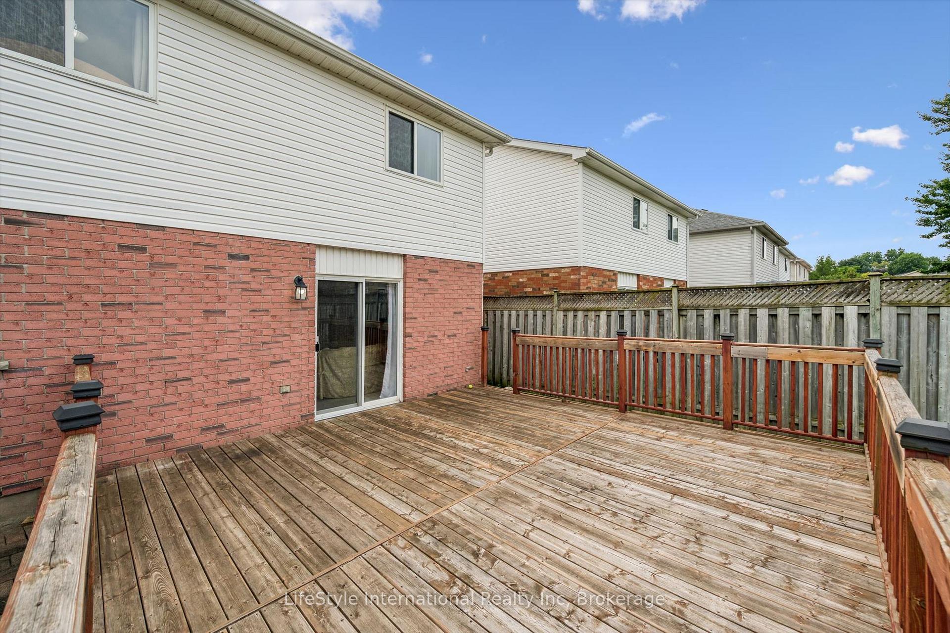 Photo 35 of 193 Deerpath Drive, Guelph, Willow West/Sugarbush/West Acres — HOMEH