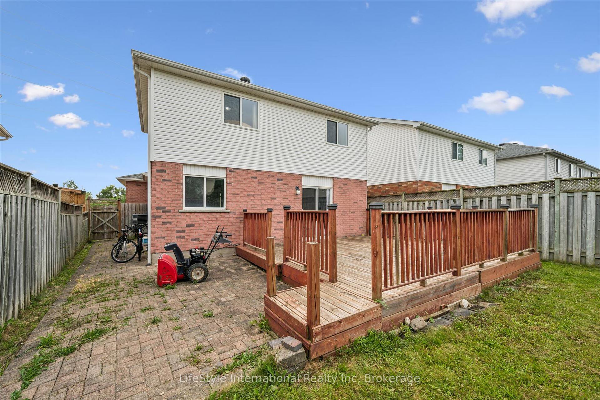 Photo 38 of 193 Deerpath Drive, Guelph, Willow West/Sugarbush/West Acres — HOMEH