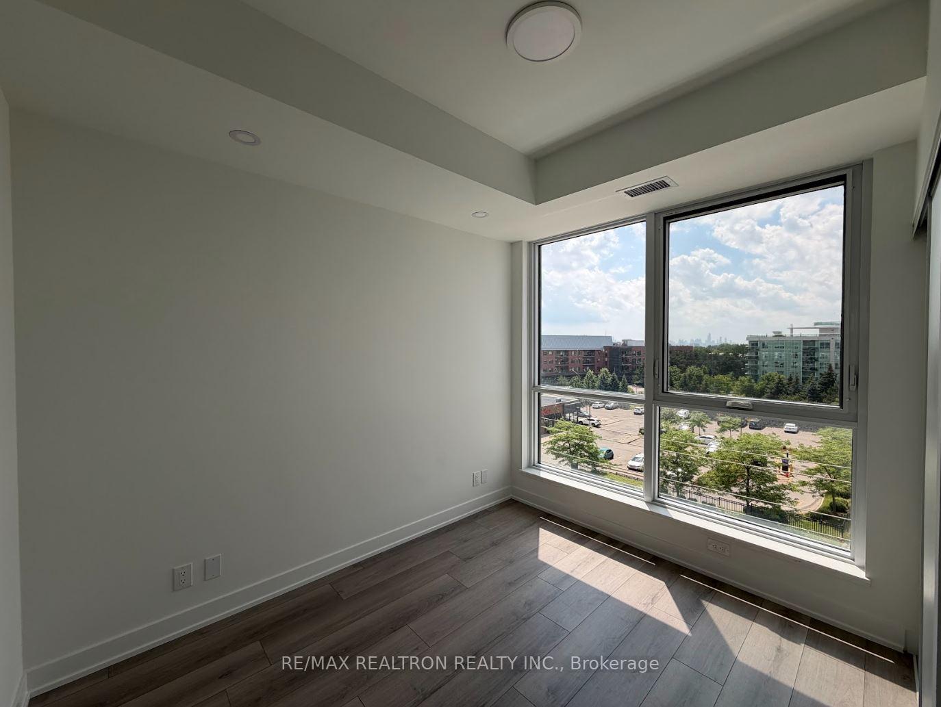 Photo 7 of Unit 516, 20 Deans Drive, Scarborough, Clairlea-Birchmount — HOMEH