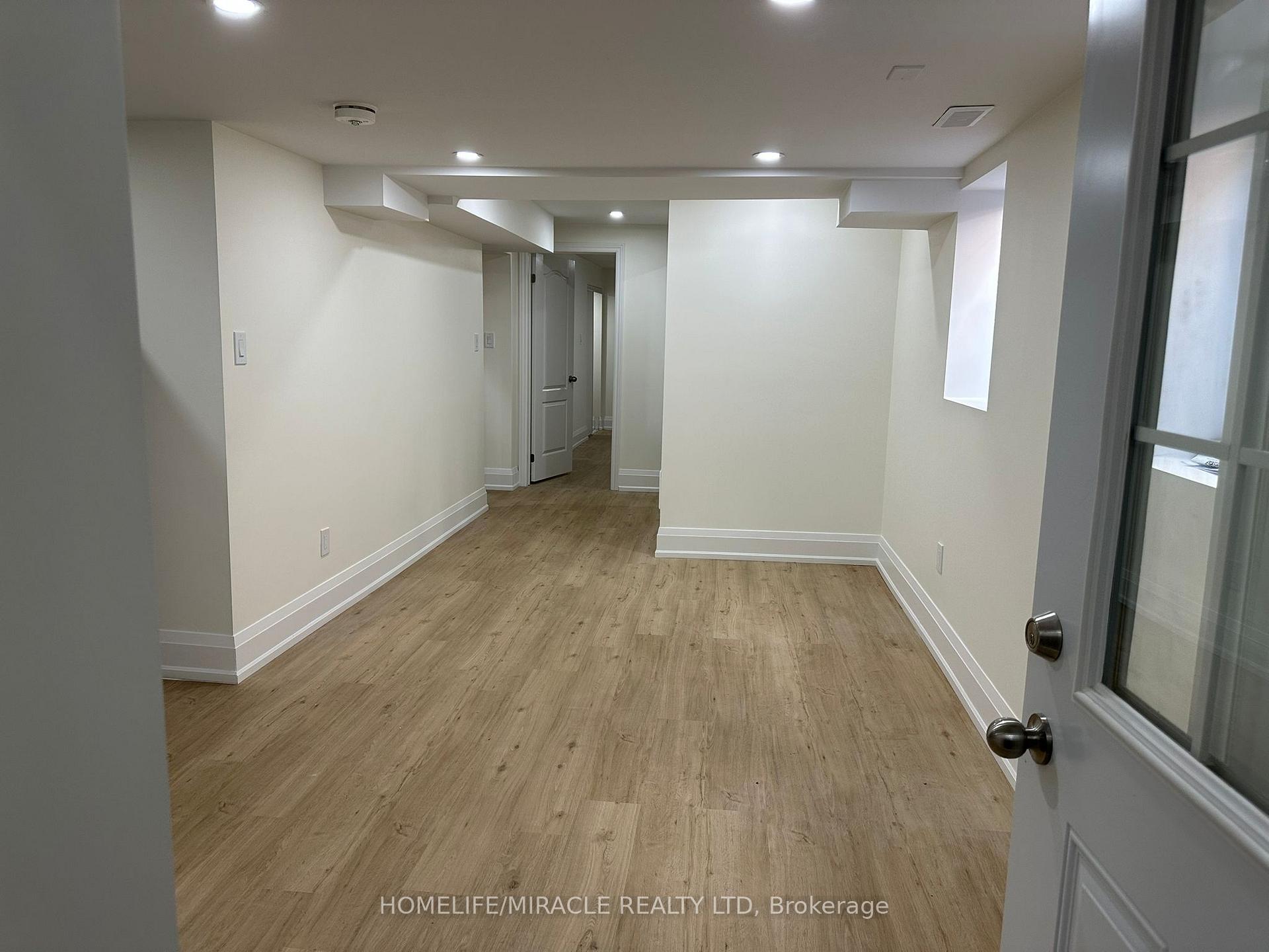 Photo 4 of 11 Cresswell Drive, Brampton, Fletcher's West — HOMEH