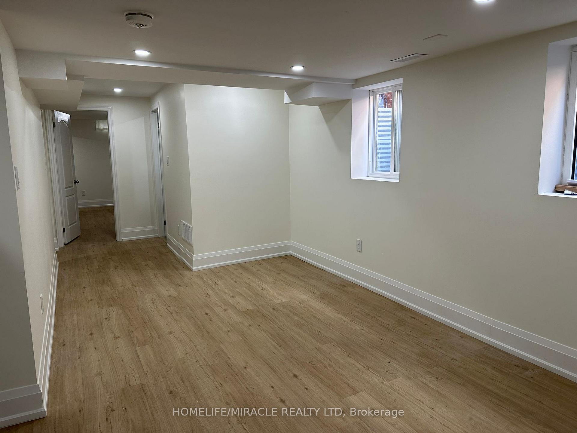 Photo 5 of 11 Cresswell Drive, Brampton, Fletcher's West — HOMEH