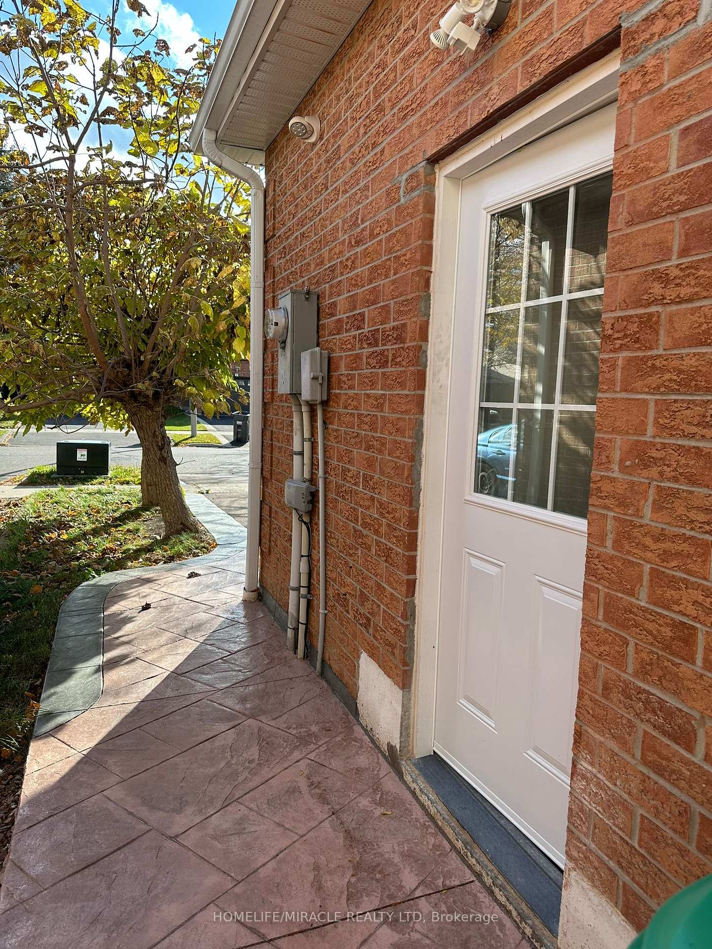 Photo 7 of 11 Cresswell Drive, Brampton, Fletcher's West — HOMEH