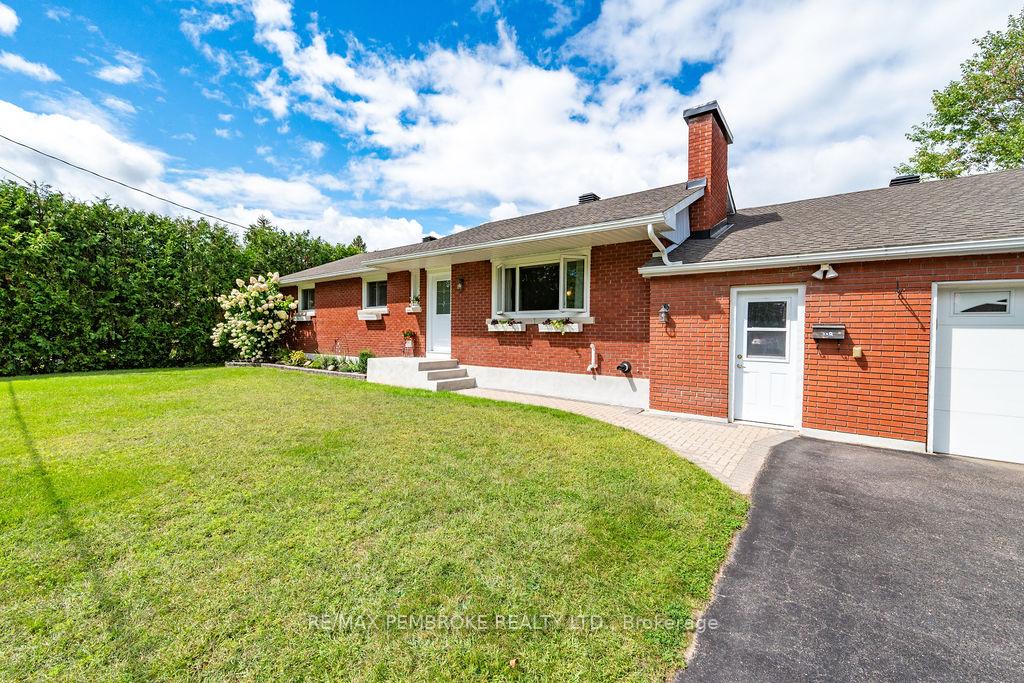 Photo 1 of 13 Sunset Crescent, Petawawa, Petawawa — HOMEH