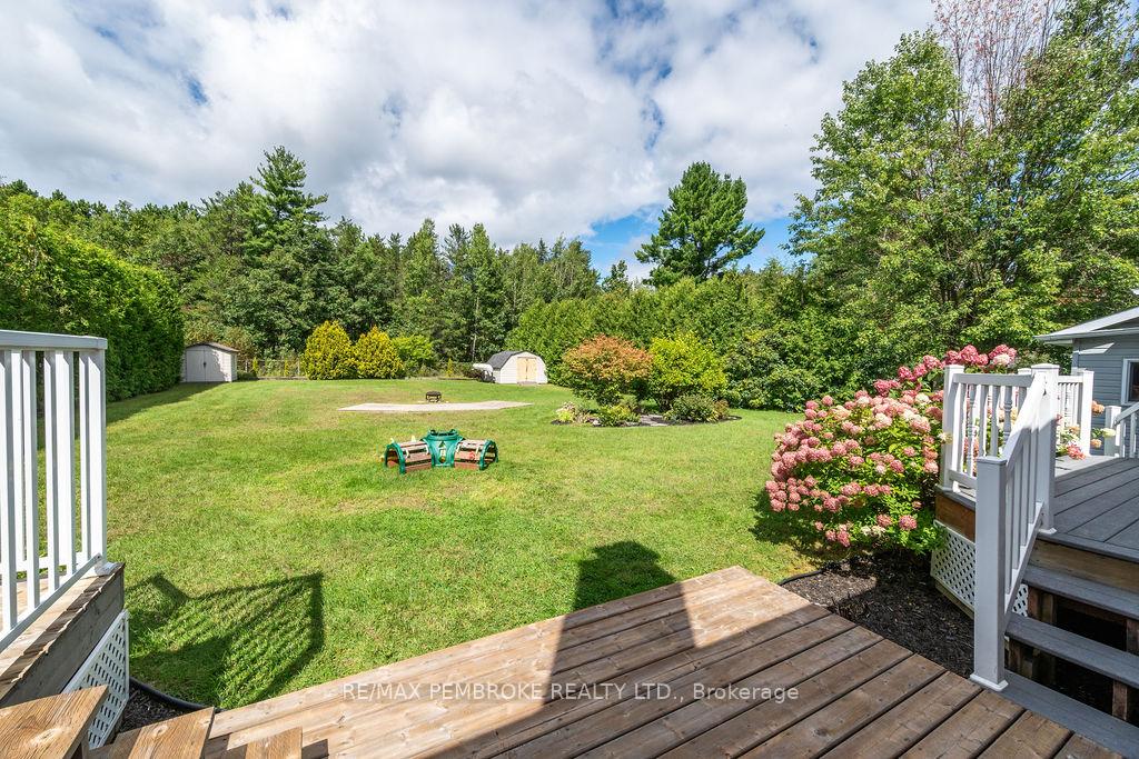 Photo 32 of 13 Sunset Crescent, Petawawa, Petawawa — HOMEH