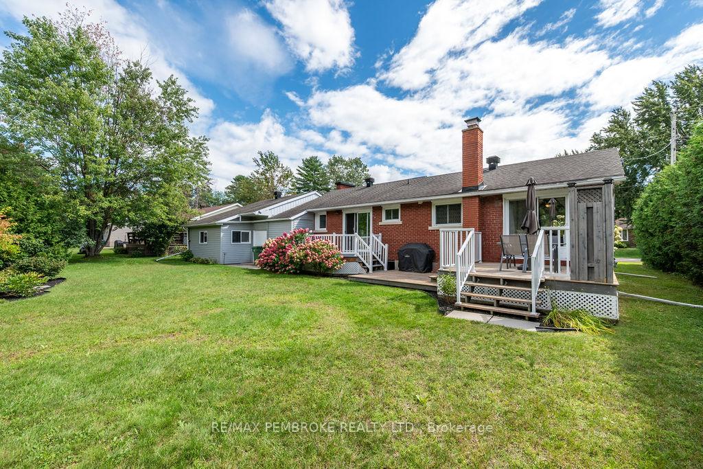 Photo 33 of 13 Sunset Crescent, Petawawa, Petawawa — HOMEH