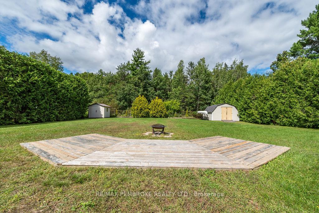 Photo 35 of 13 Sunset Crescent, Petawawa, Petawawa — HOMEH