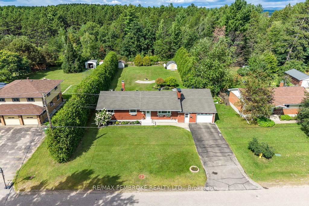 Photo 37 of 13 Sunset Crescent, Petawawa, Petawawa — HOMEH