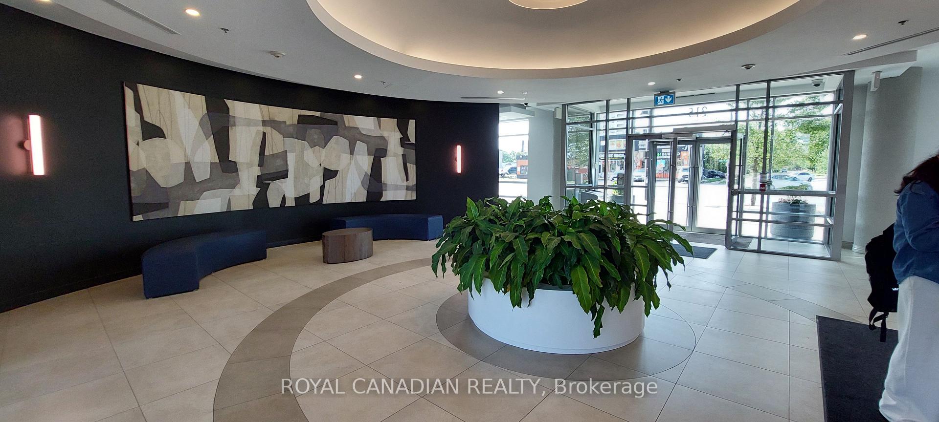 Photo 4 of Unit 1411, 215 Queen Street E, Brampton, Queen Street Corridor — HOMEH