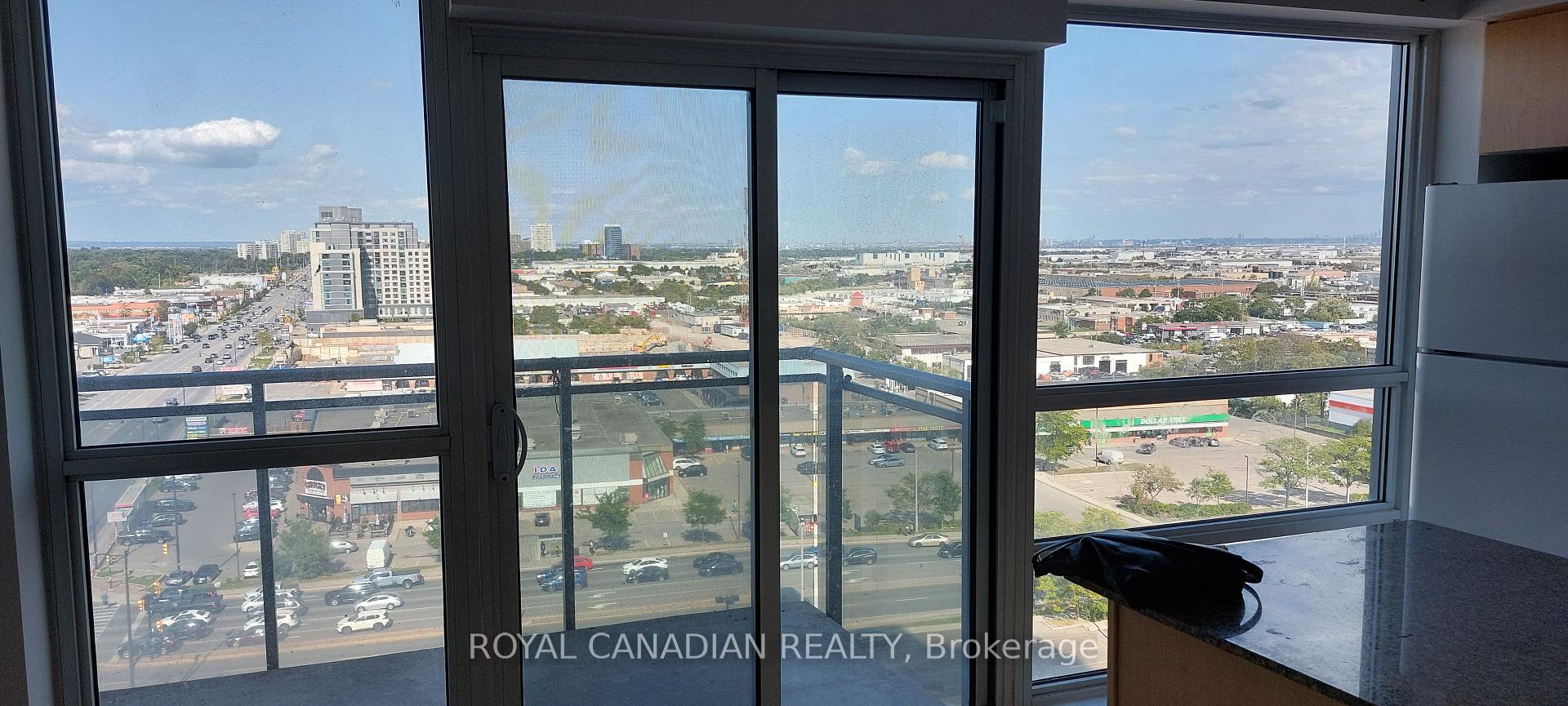 Photo 11 of Unit 1411, 215 Queen Street E, Brampton, Queen Street Corridor — HOMEH