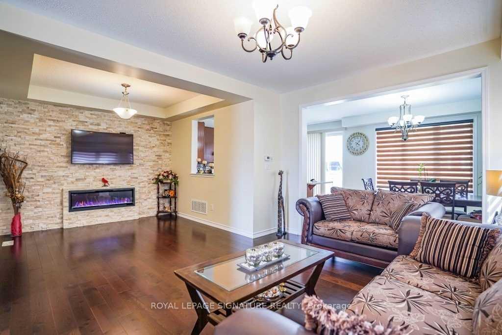 Photo 3 of 171 Buick Boulevard, Brampton, Northwest Brampton — HOMEH