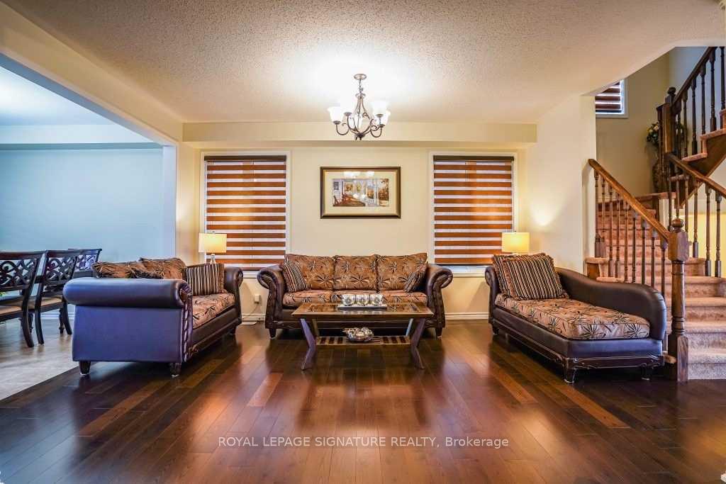 Photo 7 of 171 Buick Boulevard, Brampton, Northwest Brampton — HOMEH