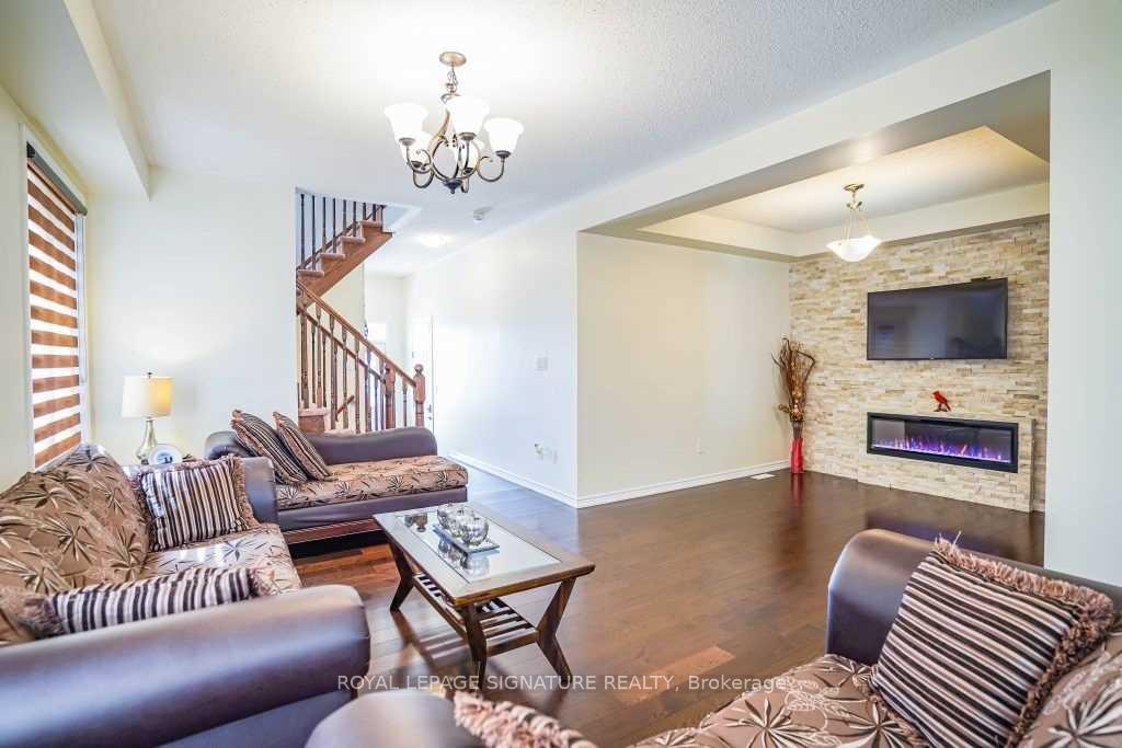 Photo 9 of 171 Buick Boulevard, Brampton, Northwest Brampton — HOMEH
