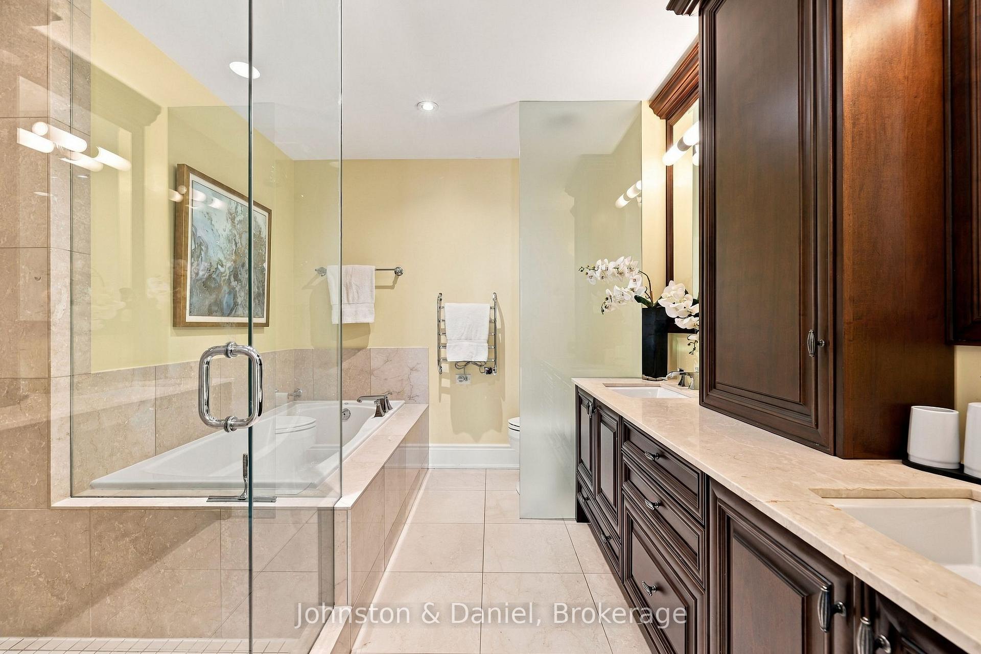 Photo 13 of Unit 303, 1717 Avenue Road, Toronto, Bedford Park-Nortown — HOMEH