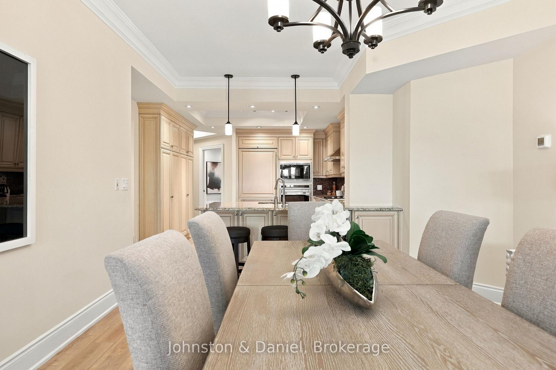 Photo 8 of Unit 303, 1717 Avenue Road, Toronto, Bedford Park-Nortown — HOMEH